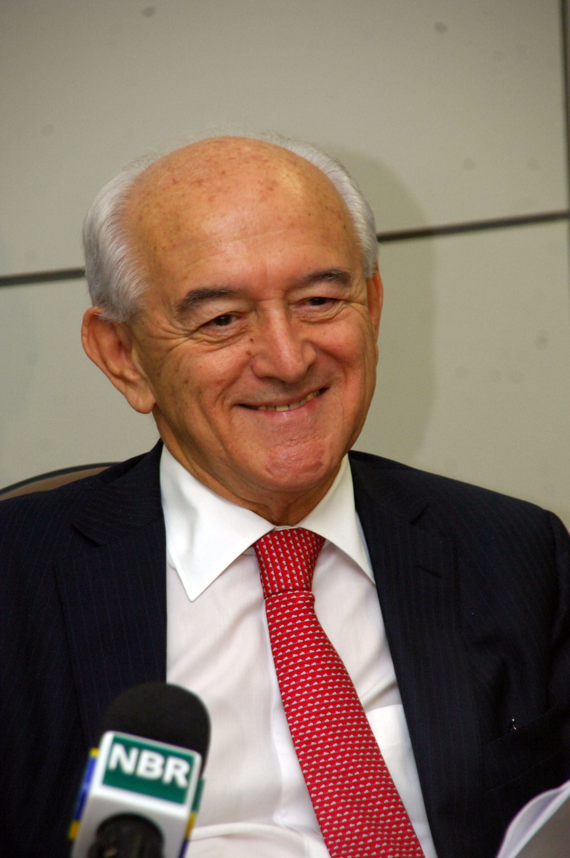 Ministro Manoel Dias durante coletiva apos divulgaçao do caged de abril de 2013